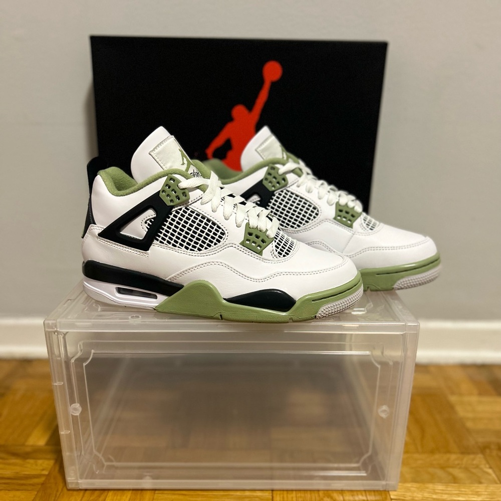 Brand - Jordan 4 Retro Colorway - Seafoam Size -9.5W (8M)